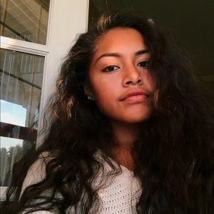 Meet your Posher, Dahlia